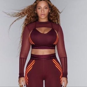 Beyoncé’s Ivy Park maroon shrug